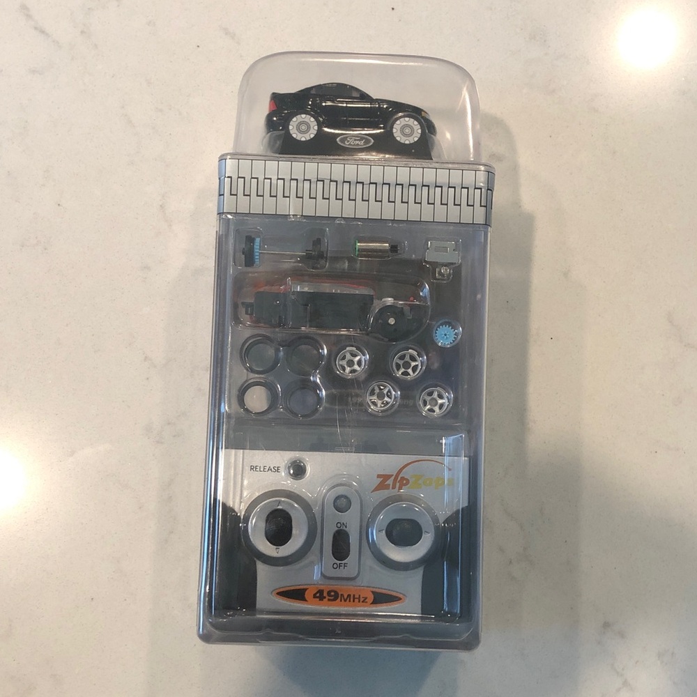Zip Zaps Black Remote Control Car